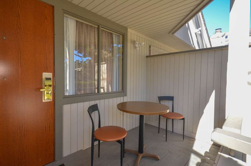 Best Western The Inn & Suites Pacific Grove - photo 25