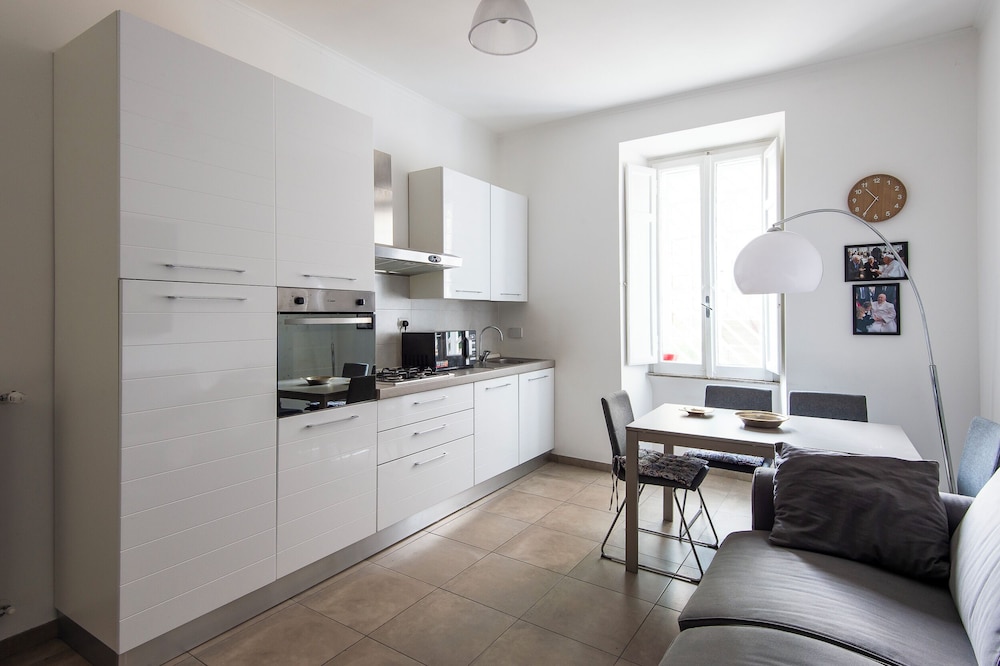 Vatican Cosy Apartment — 4-Star Luxury Hotel in Rome, Italy