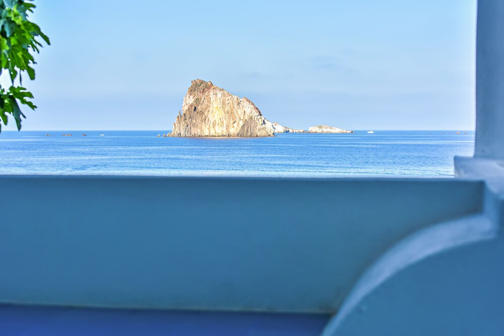 Hotel Eunymos Trattoria Da Francesco Panarea in Lipari, Italy