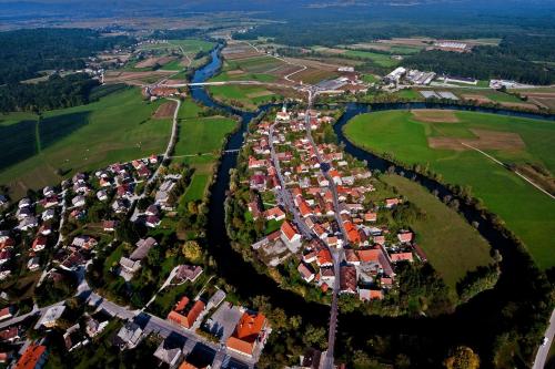Otto Willi Sevšek Nosilec dopolnilne dejavnosti na kmetiji Apartmaji Žolnir in Kostanjevica Na Krki, Slovenia