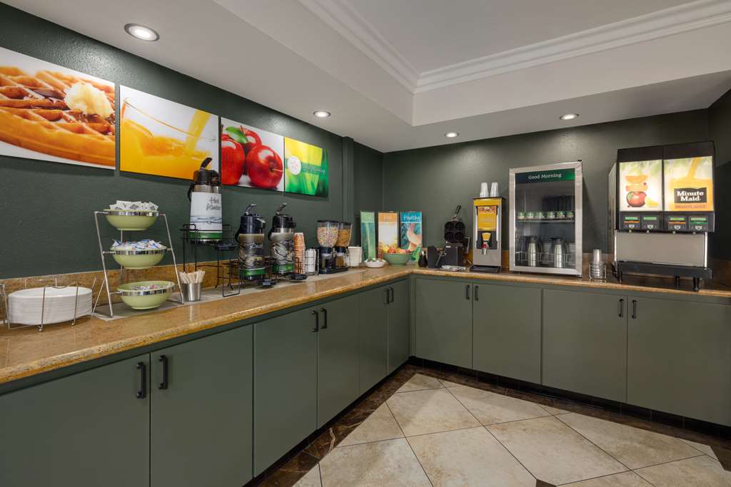 Quality Inn Lake Elsinore I 15 - photo 35