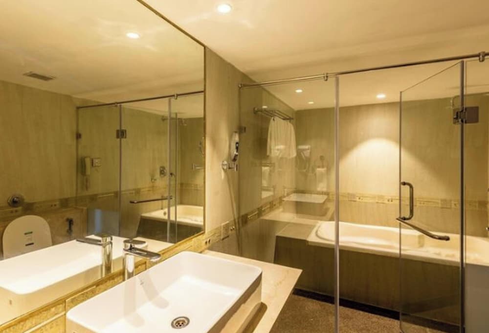 Citadel Sarovar Portico Bengaluru — 4-Star Luxury Hotel in Bengaluru, India