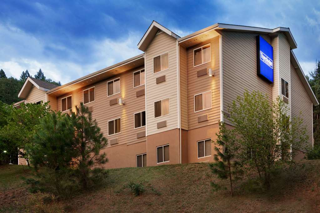 Travelodge by Wyndham Dunsmuir - featured photo