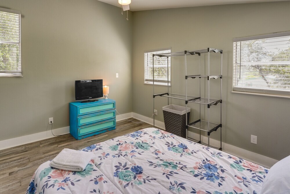 Hot Tub and Fire Pit Rockport Vacation Rental — 4-Star Luxury Hotel in Rockport, United States