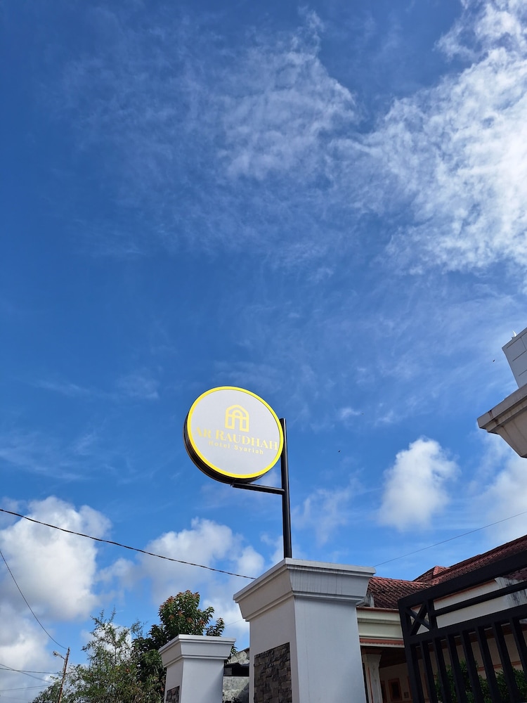 Ar Raudhah Hotel Syariah in Bukittinggi, Indonesia