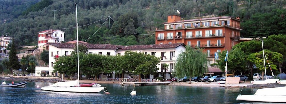 Hotel Nike — hotel in Brenzone
