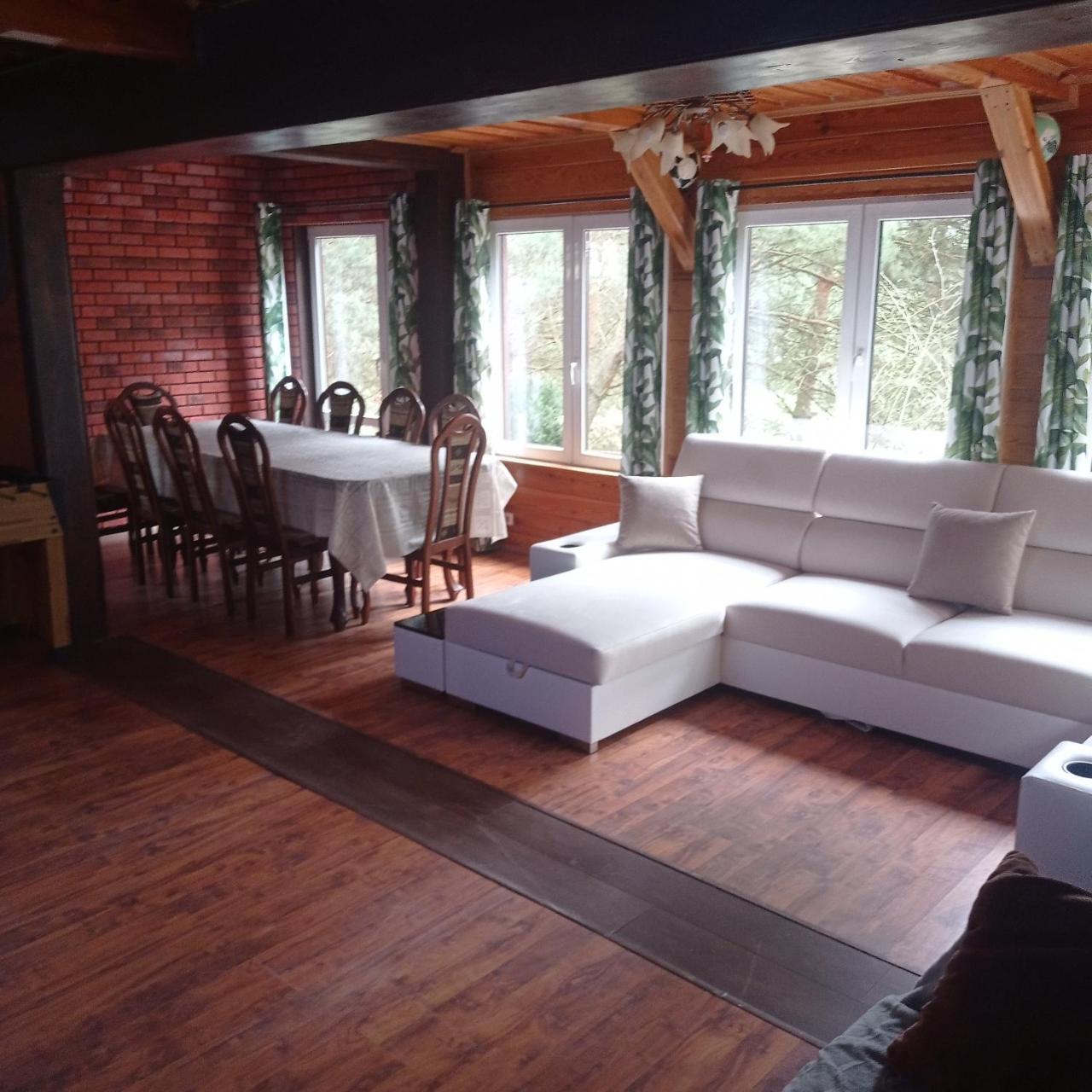 Dom Parlinek Agroturtstyka Wedkowanie Sauna Jacuzzi — hotel in Dabrowa