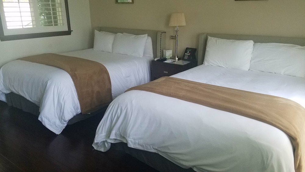 Malibu Country Inn - photo 27