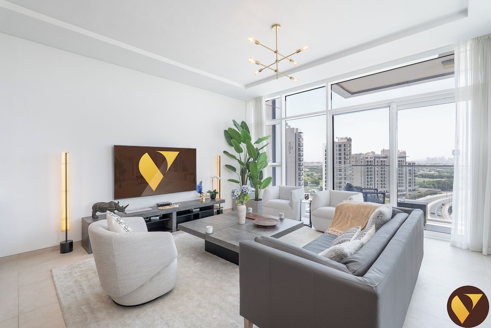 Vogue JLT Banyan Tree Residences Hillside near Marina and JBR Two Bedroom Apartment with Balcony and City View Access to all Amenities — 5-Star Luxury Hotel in Dubai, United Arab Emirates