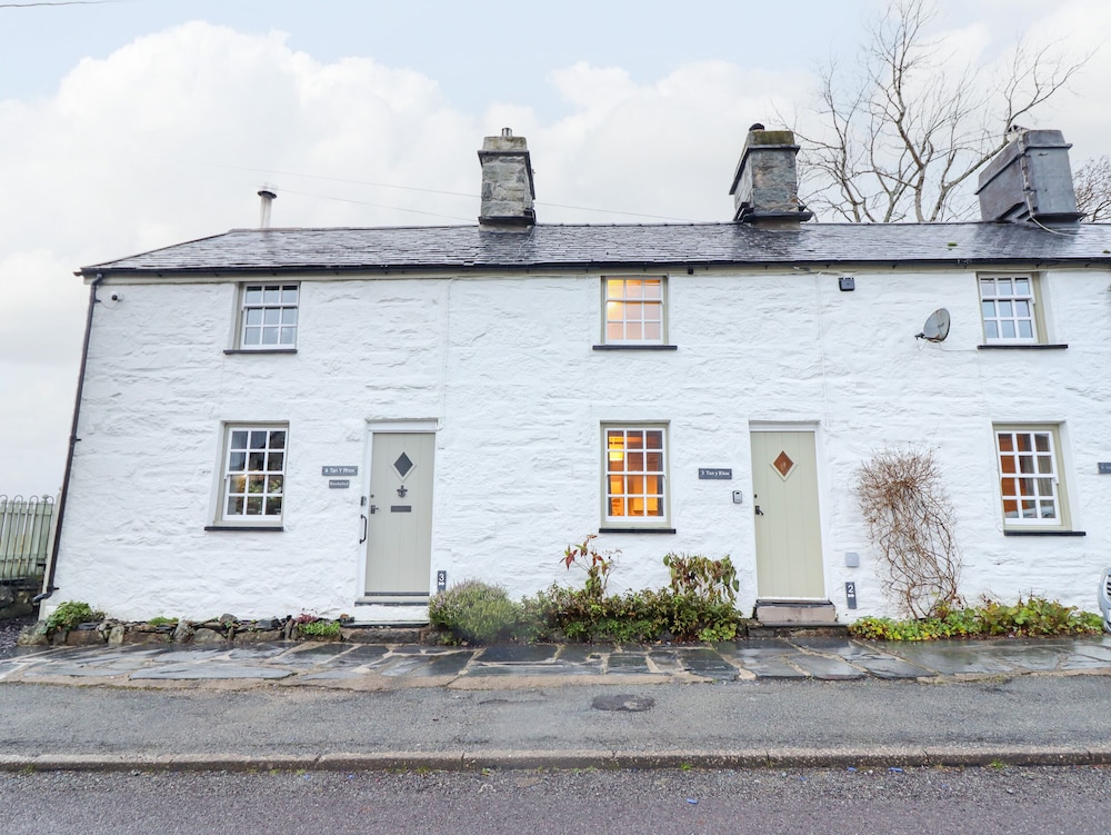 Bwthyn Y Bugail - carbon neutral hotel in Blaenau-Ffestiniog