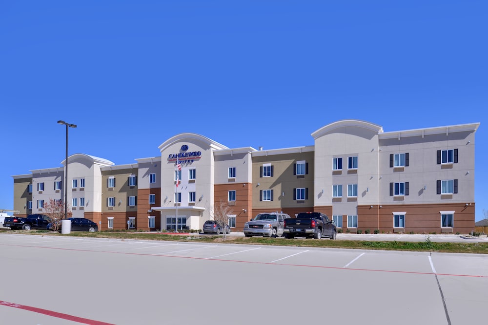 Candlewood Suites Kenedy by IHG - photo 34