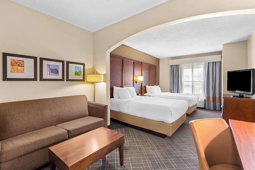Comfort Suites Vincennes - photo 22
