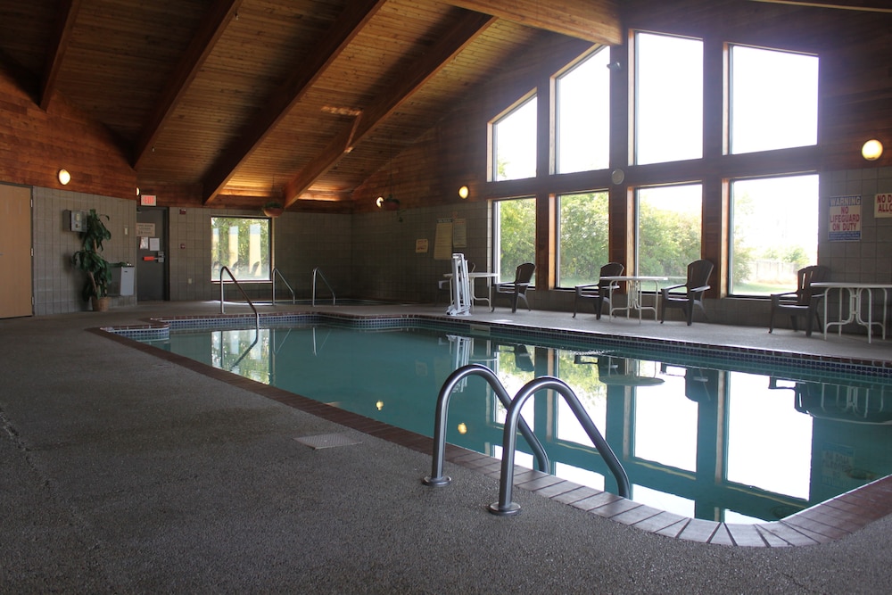 AmericInn by Wyndham West Burlington - photo 44