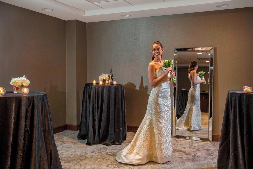 AC Hotels by Marriott Chicago Downtown - photo 4