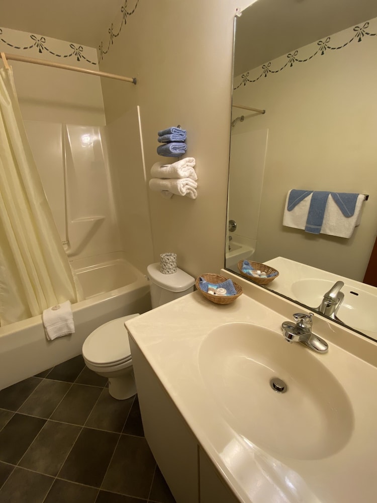 Birchwood Inn - photo 8
