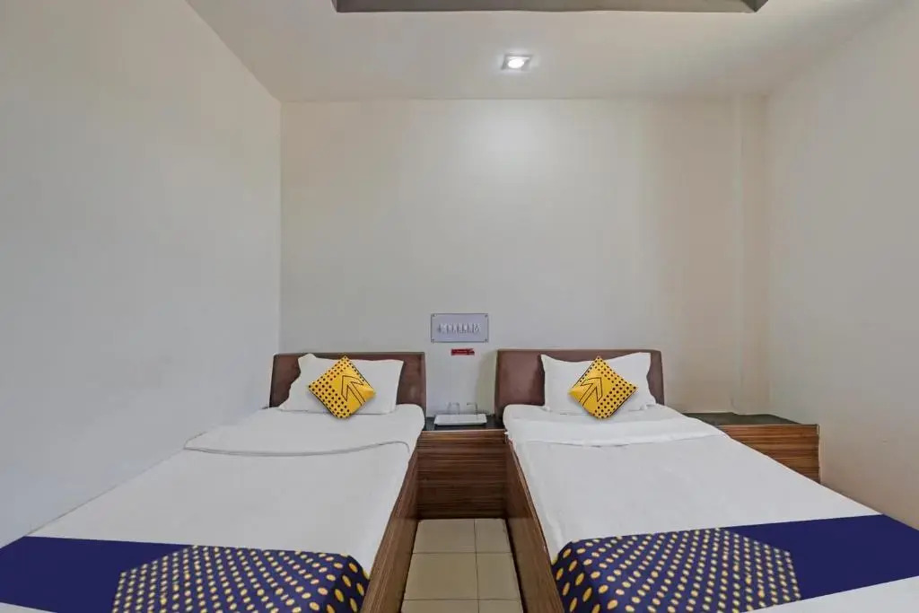 Hotel Mini Palace in Vadodara, India