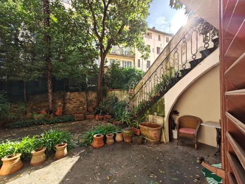 Mazzini Verde Charming Getaway with Courtyard