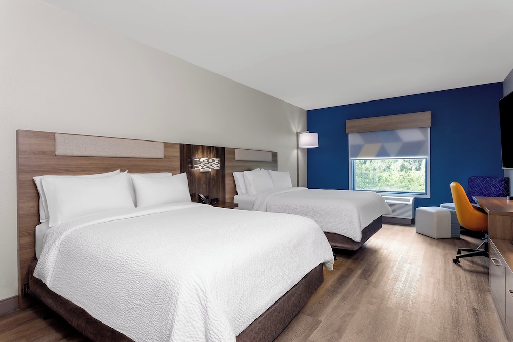 Holiday Inn Express & Suites Macclenny by IHG - photo 12