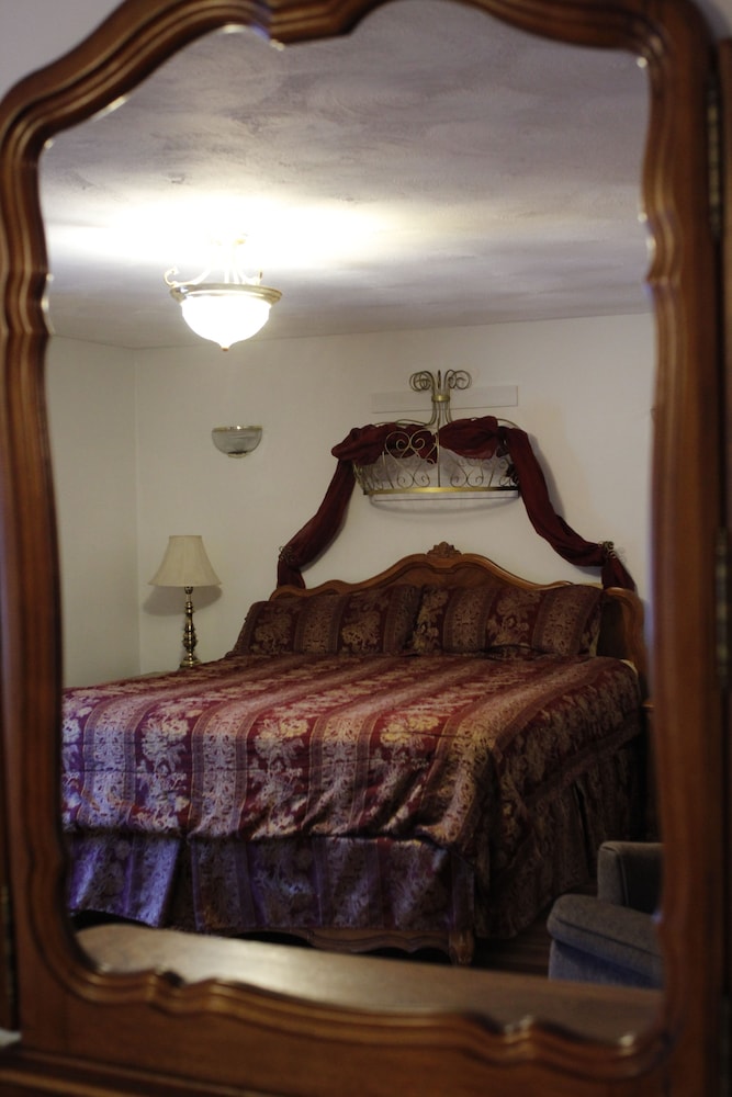 7 Gables Inn & Suites - photo 18
