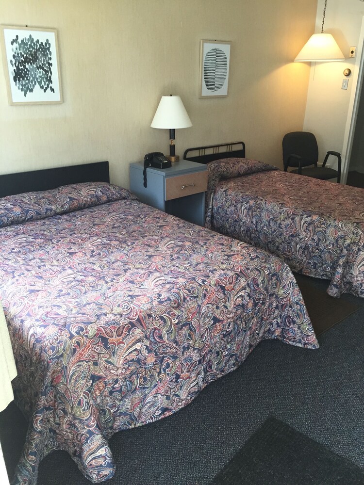 Colonial Hotel Motel - photo 5