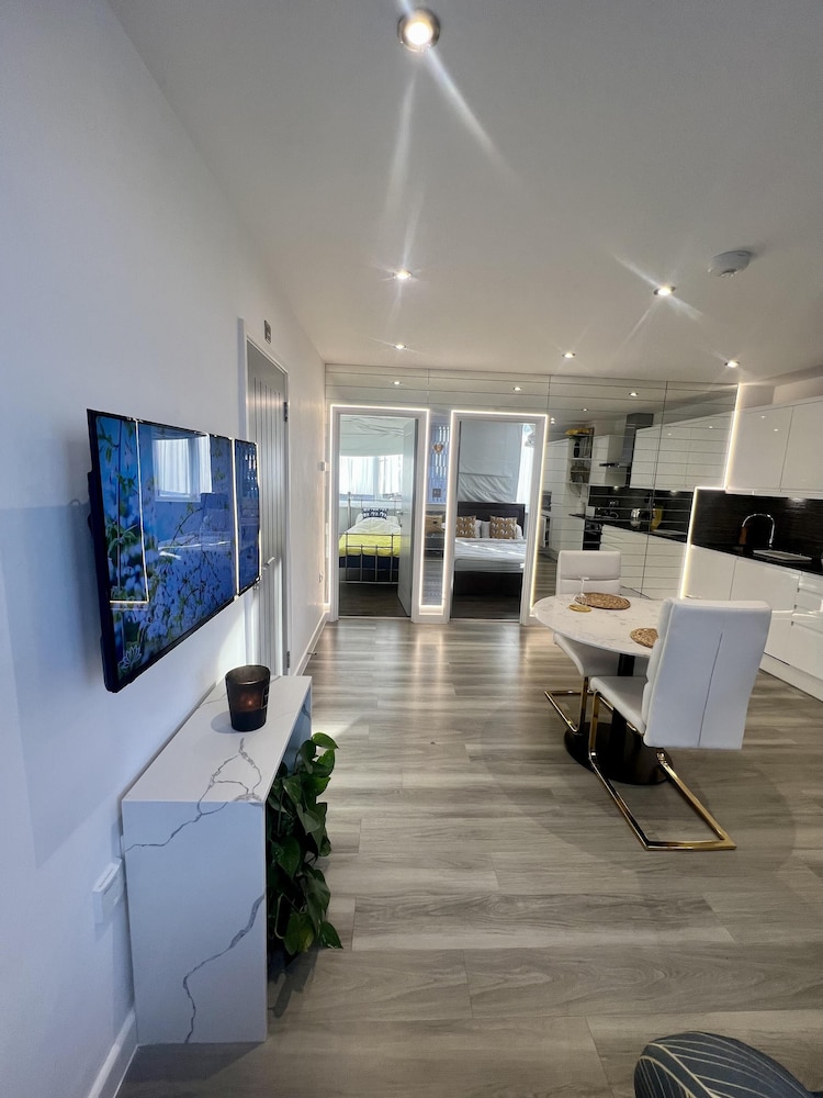 West London Star Aparthotel in West Drayton, United Kingdom