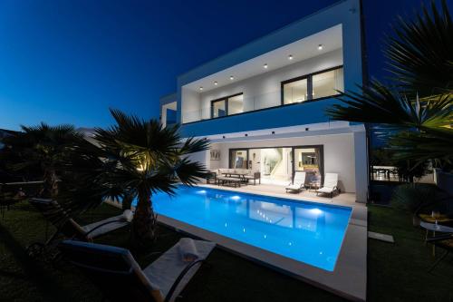 Villa Golden Shine Primošten — 4-Star Luxury Hotel in Primosten, Croatia
