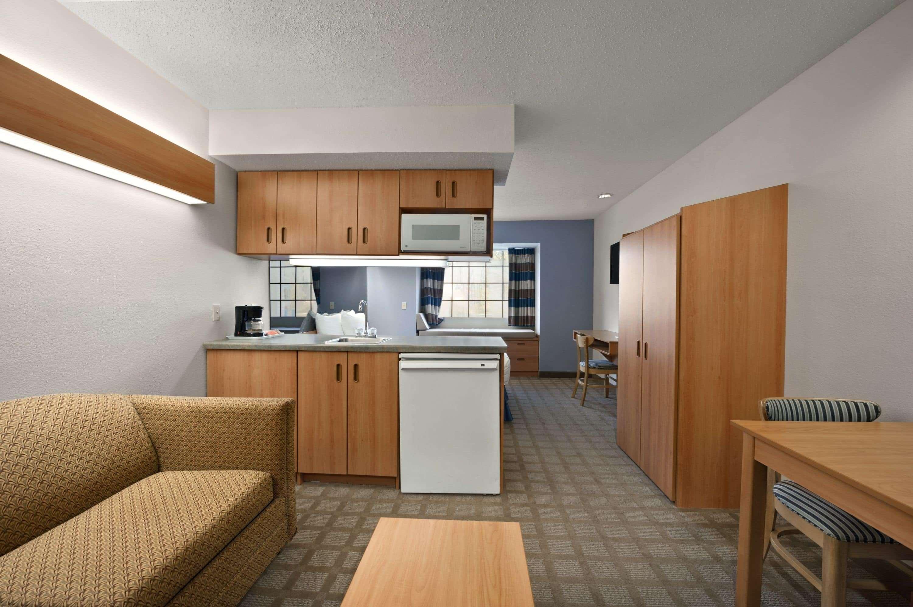 Microtel Inn & Suites by Wyndham Ponchatoula Hammond - photo 15