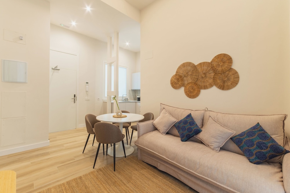 Urania Cádiz Apartments — 4-Star Luxury Hotel in Cadiz, Spain