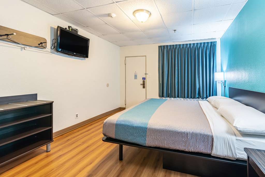 Motel 6 Elmsford NY White Plains - photo 17