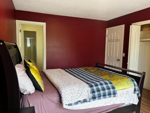 Beddington masteroom close airport - last minute hotel in Calgary
