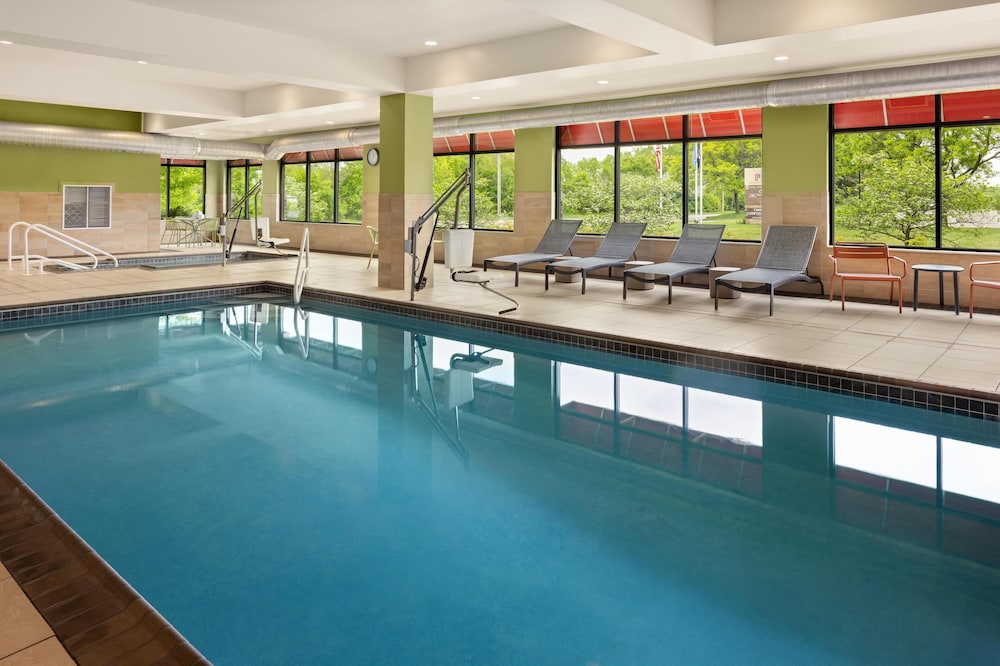 Hampton Inn Minneapolis Roseville - photo 29