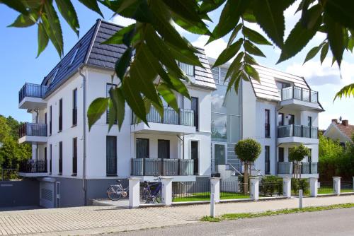 Ostseetraum 03 Aquamarin — 4-Star Luxury Hotel in Neuhaus, Germany