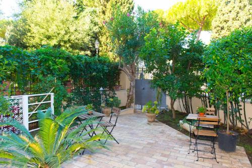 B&B Domus Aurea — 4-Star Luxury Hotel in Rome, Italy