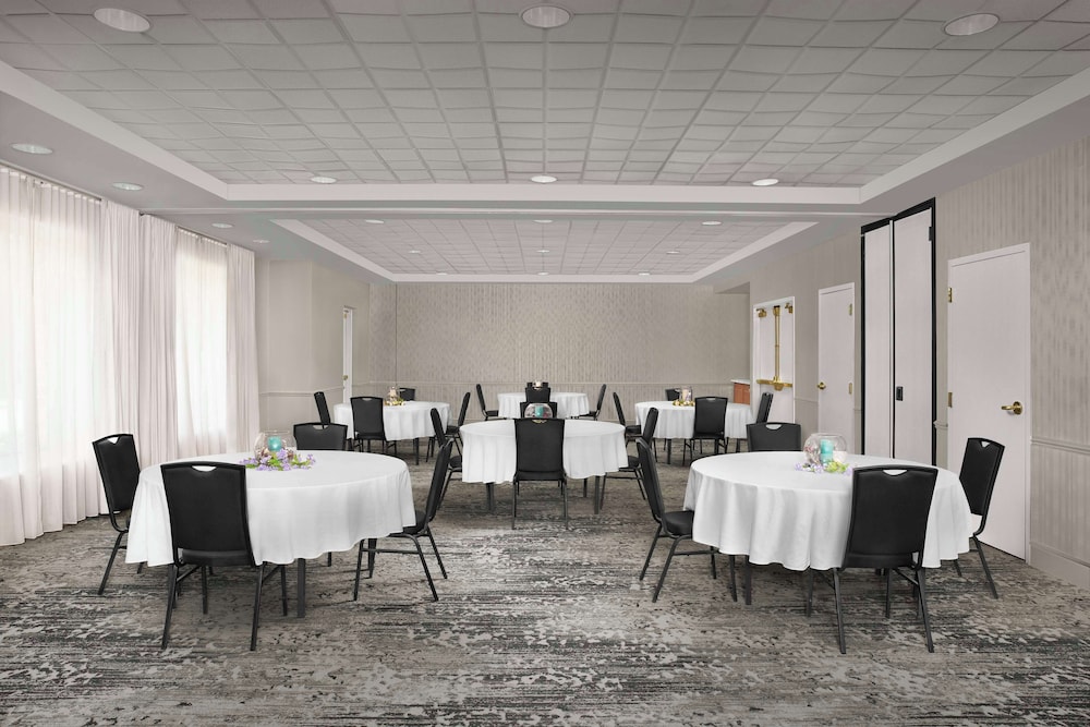 Hilton Garden Inn Hoffman Estates - photo 30