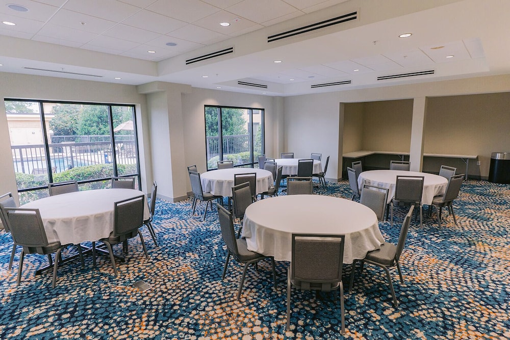 Hampton Inn Knoxville West At Cedar Bluff - photo 33
