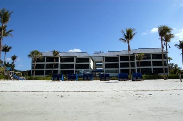 Mariner's Boathouse & Beach Resort - photo 2