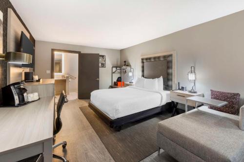 Days Inn by Wyndham Reno South - photo 14