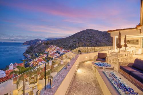 H208 The Honeymoon Penthouse Suite Palazzo De Mare — 4-Star Luxury Hotel in Avalon, United States