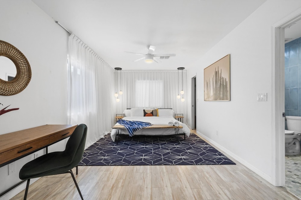 Mid Century Stunner By Homeslice Stays - photo 3