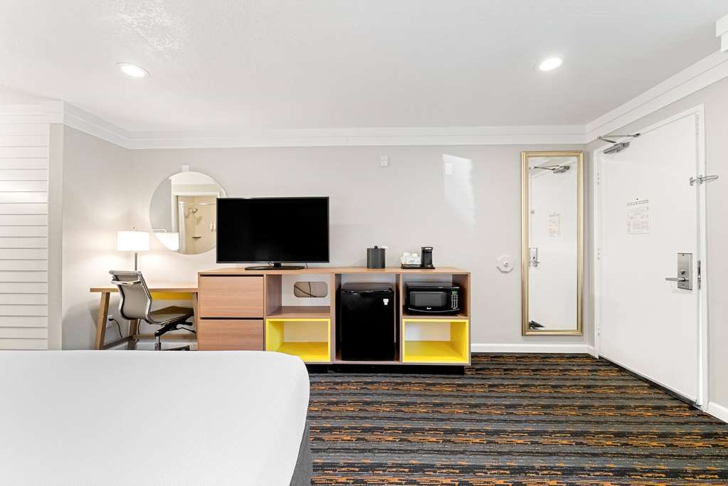 Days Inn by Wyndham San Diego Hotel Circle - photo 26