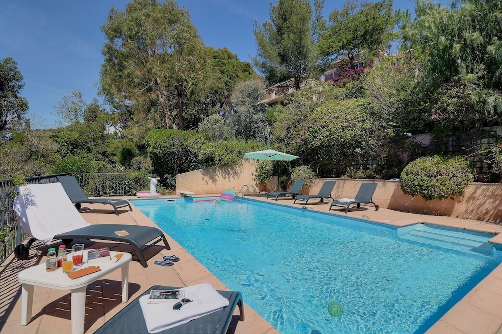 Villa des Fontenelles — 4-Star Luxury Hotel in La Croix-Valmer, France