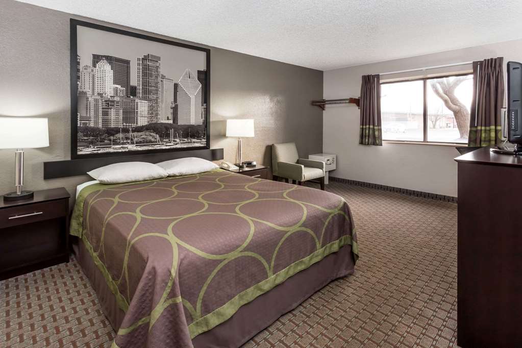 Super 8 by Wyndham Mundelein Libertyville Area - photo 4
