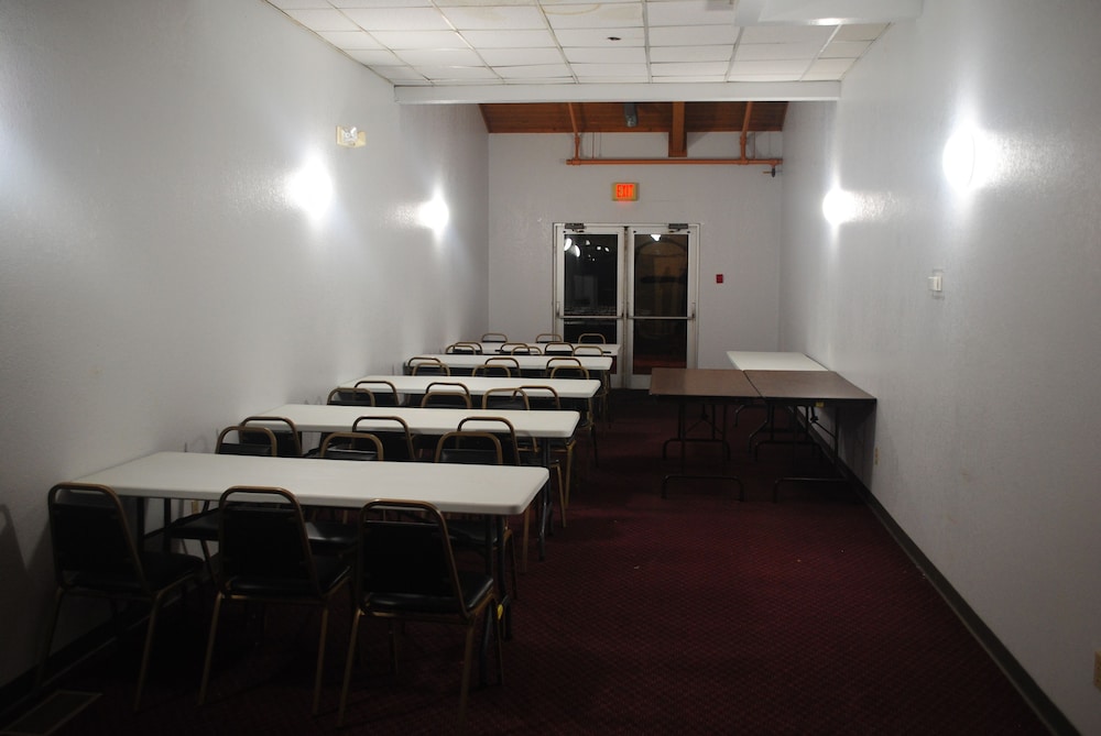 Asteria Inn and Suites - photo 18