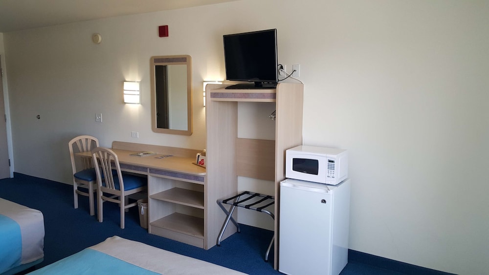 Motel 6 Las Cruces NM Telshor - photo 14