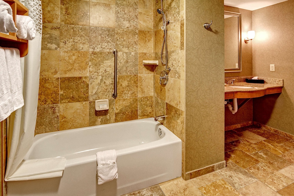 Hampton Inn & Suites Nashville Vanderbilt Elliston Place - photo 18