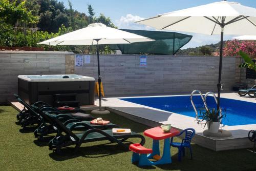 Apartments Villa AS Jezera — 4-Star Luxury Hotel in Tisno, Croatia