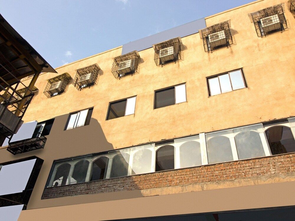 Oyo 30677 Kalyan Nx in Kalyan, India