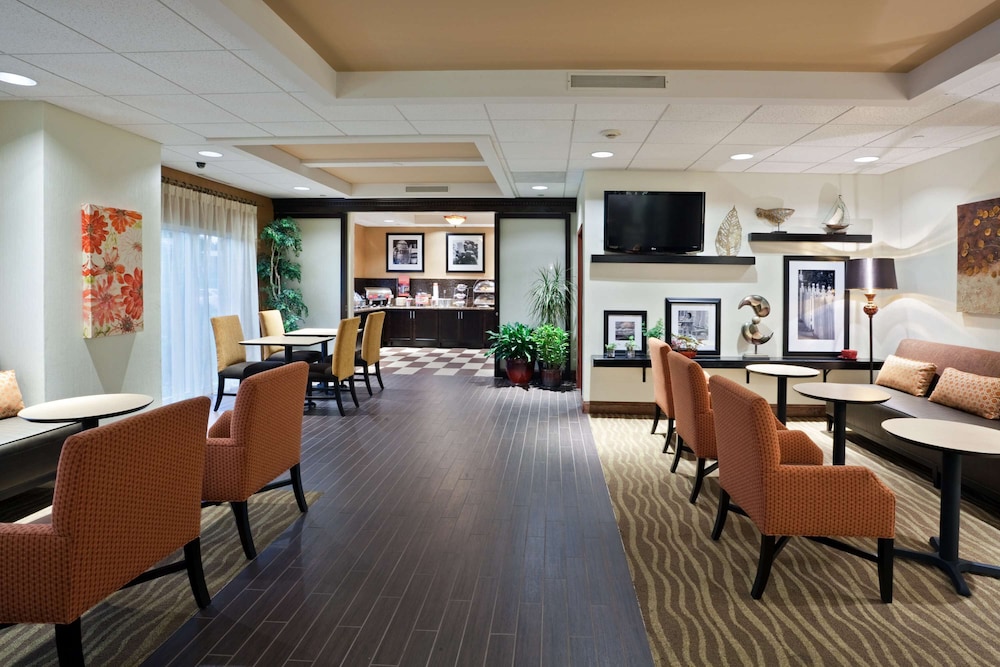 Hampton Inn Clifton Park - photo 29