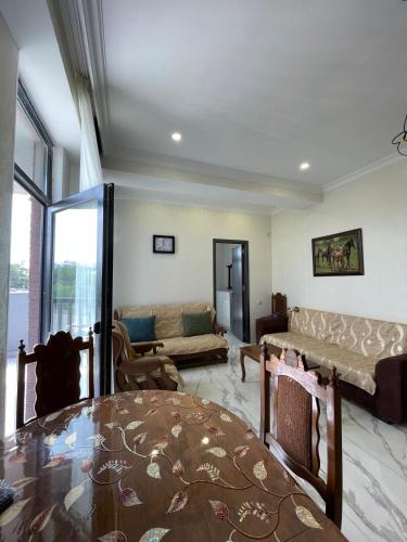 Green house Apartment 1g 17