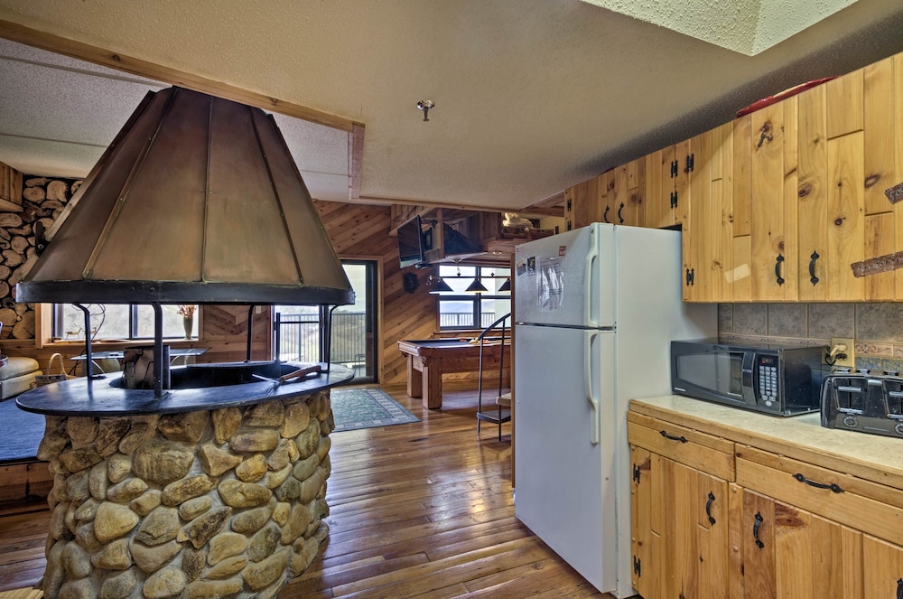 Sugar Mountain Resort Condo w Pool Table & Views - photo 9